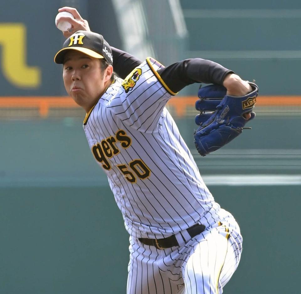 　１１日の中日戦で力投する青柳