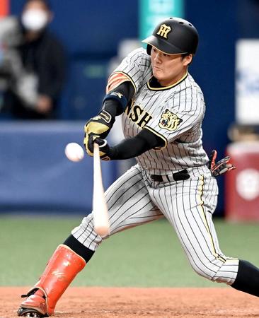 　５回、左前打を放つ前川