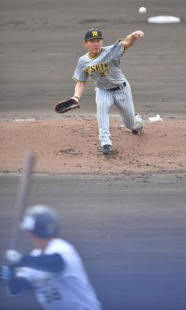 　１回、来田と対戦する伊藤将（撮影・吉澤敬太）