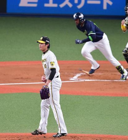 　１回、藤浪はサンタナに先制適時打を許す（撮影・山口登）