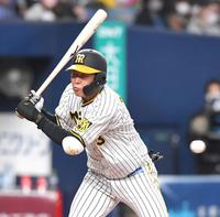 　７回、死球を受ける大山（撮影・北村雅宏）