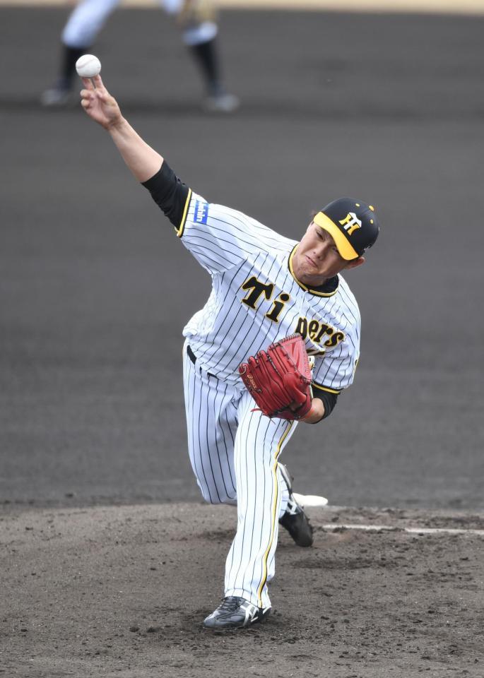 先発し力投する西純＝鳴尾浜球場（撮影・石井剣太郎）