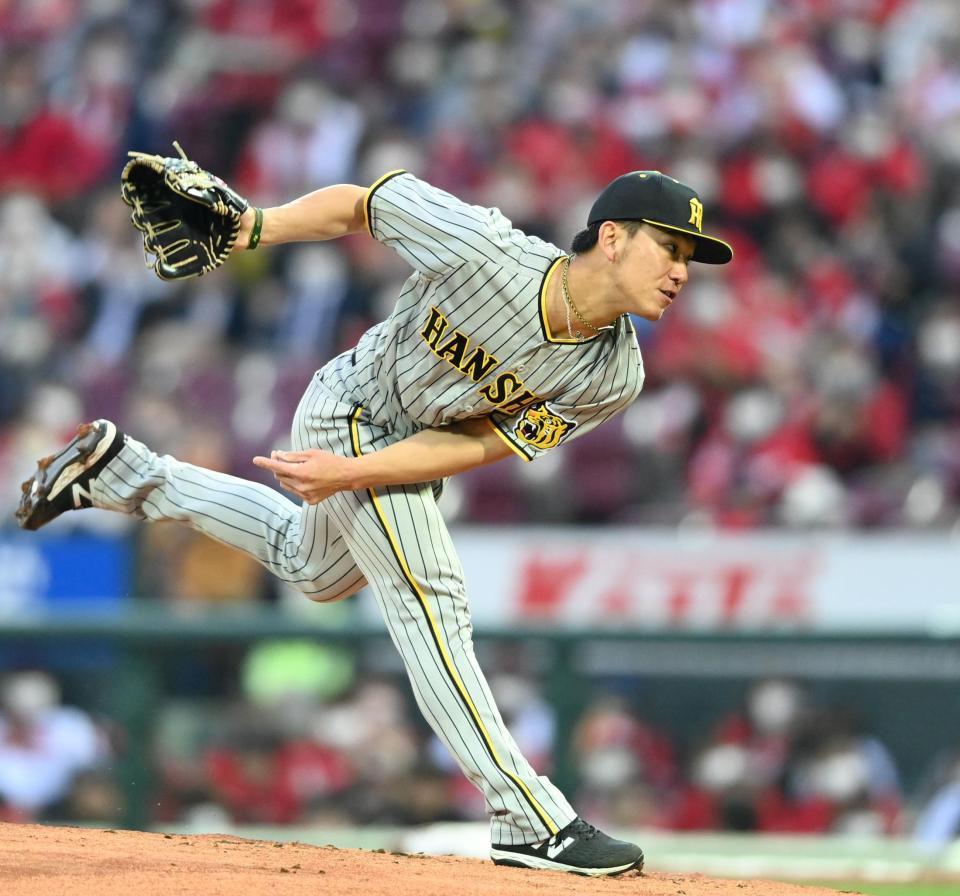 　力投する先発の伊藤将（撮影・飯室逸平）