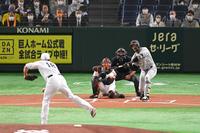 　１回、見逃し三振に倒れるマルテ（撮影・堀内翔）