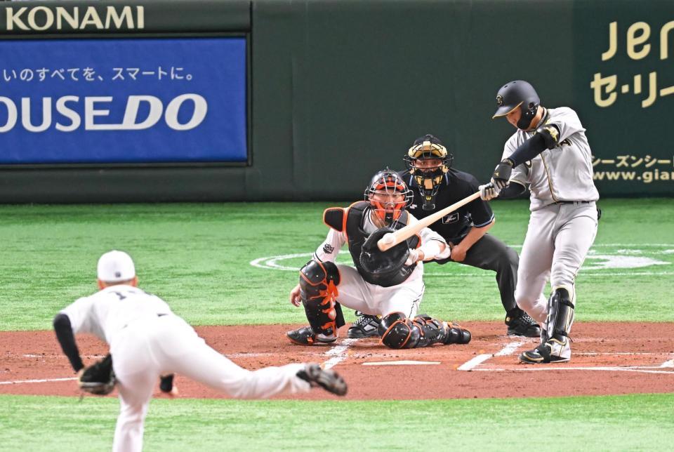 　１回、大山が先制の２点適時打を放つ（撮影・堀内翔）