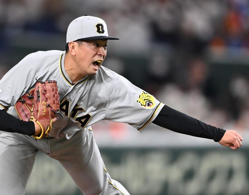 　６回、気迫のピッチングで巨人打線を無失点に抑える渡辺（撮影・田中太一）