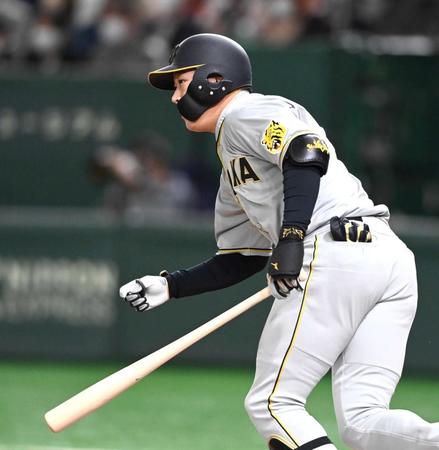 　１回、先制打を放つ大山（撮影・田中太一）