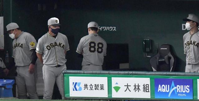 【写真】阪神・木浪もポロリ、ピッチャー赤星を塁に出しちゃった
