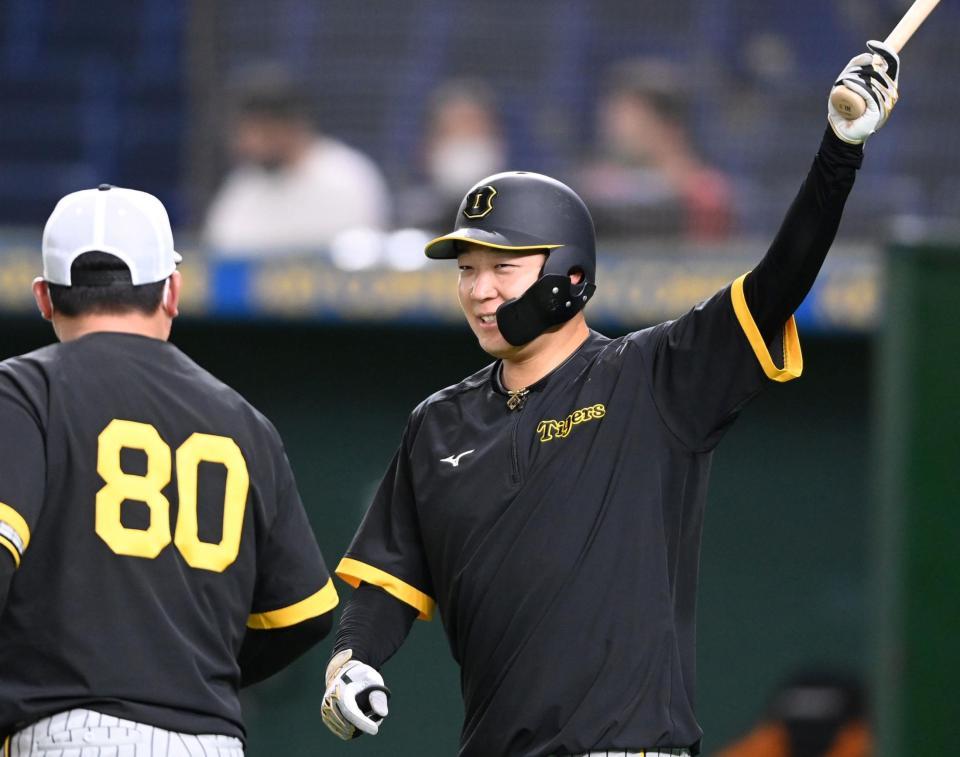 　北川コーチと話をする大山（撮影・田中太一）