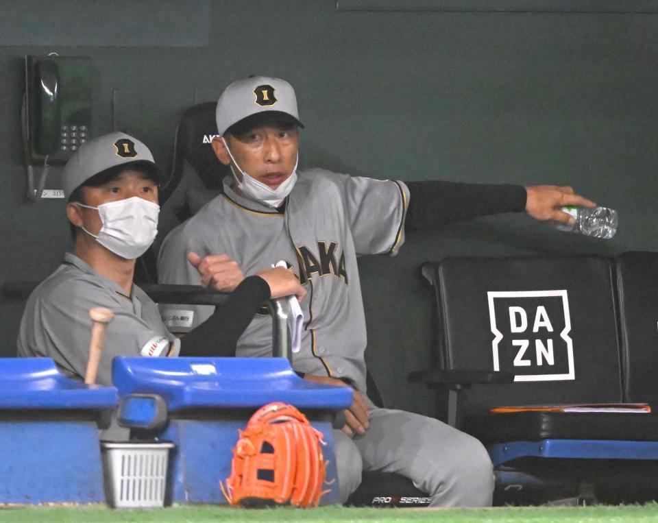 レア品！阪神タイガース矢野選手記念スパイク 阪神タイガース矢野監督が現役時代に使用していた捕手ミットの