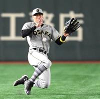 　７回、糸井は打球に追いつけず３点タイムリーとなる