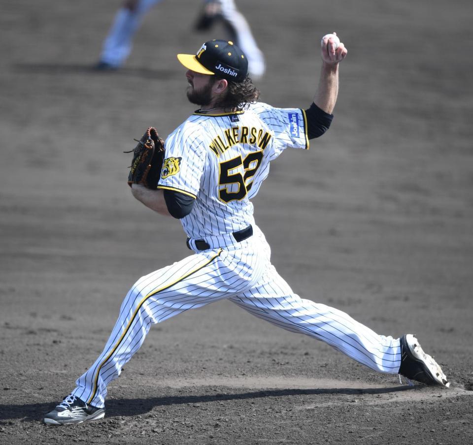 　力投するウィルカーソン（撮影・石井剣太郎）