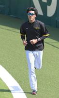 　試合前、ランニングする阪神・藤浪（撮影・高部洋祐）