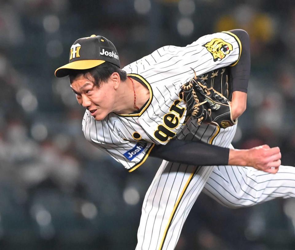 　延長１０回から２イニングを無失点に抑えた湯浅（撮影・高部洋祐）