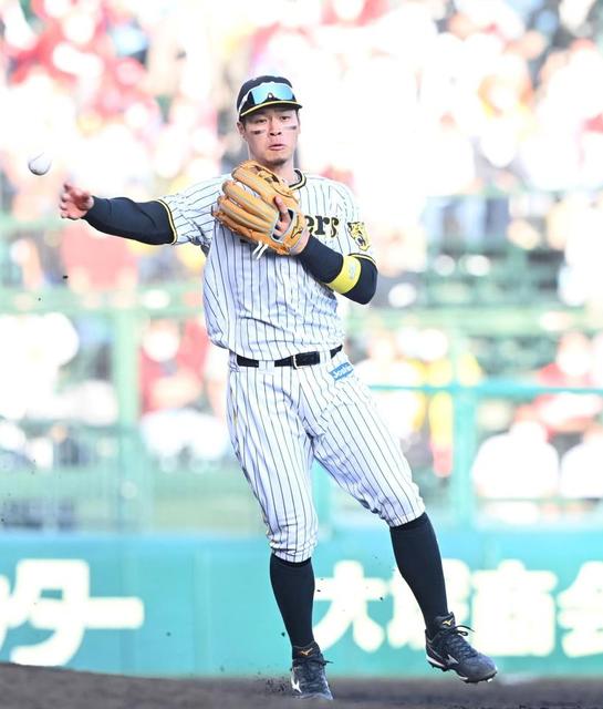 阪神・佐藤輝　浜風でほんろう一発＆拙守　指揮官「打つことだけじゃないんでね」