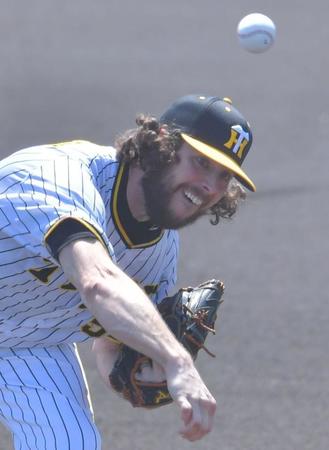 　先発で力投する阪神・ウィルカーソン（撮影・神子素慎一）