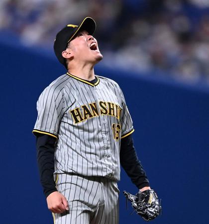 　５回、中日・鵜飼を一飛に打ち取り、声を張り上げる阪神・西勇（撮影・田中太一）