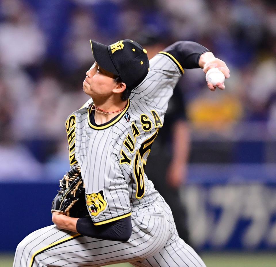 　８回、力投する湯浅（撮影・山口登）