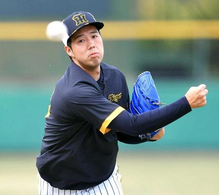 　キャッチボールする青柳（撮影・吉澤敬太）