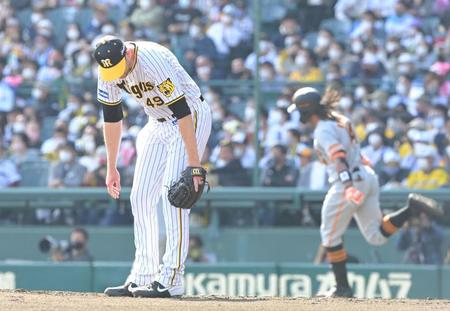 　４回、ウォーカーに逆転３ランを浴びガックリのガンケル（撮影・高部洋祐）