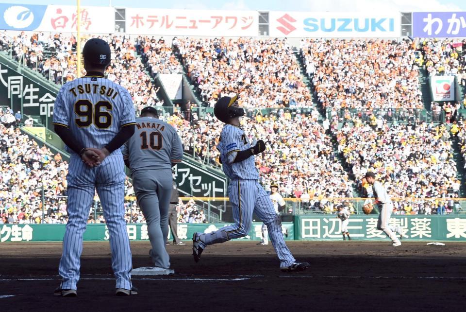 　７回、中野は二塁ゴロに倒れる（撮影・山口登）