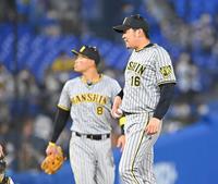 　２回、田中俊に適時内野安打を打たれた西勇（撮影・堀内翔）