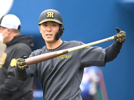 　打撃練習する豊田（撮影・飯室逸平）