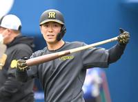 　打撃練習する豊田（撮影・飯室逸平）