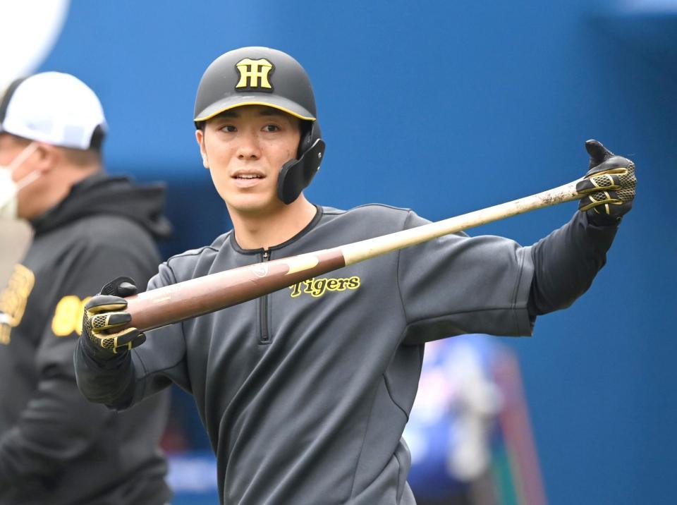 　打撃練習する豊田（撮影・飯室逸平）