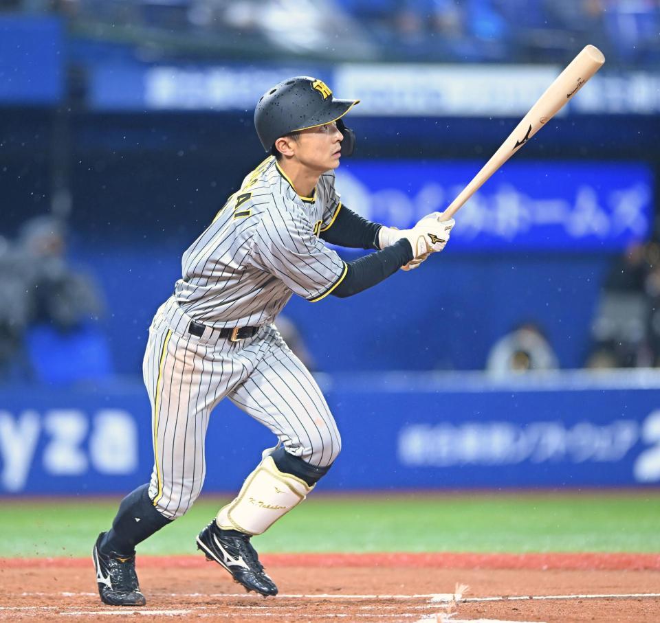 　３回、熊谷が先制の右犠飛を放つ（撮影・堀内翔）