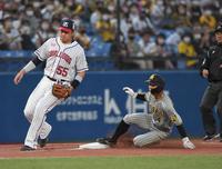 　１回、大山のとき重盗をきめる熊谷（撮影・金田祐二）