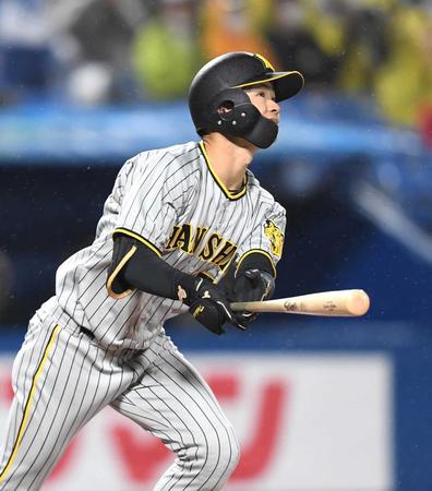 　１回、右越え２ランを放つ中野（撮影・金田祐二）