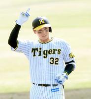 　持ち前のパンチ力に磨きをかけ、チャンスを待つ井上