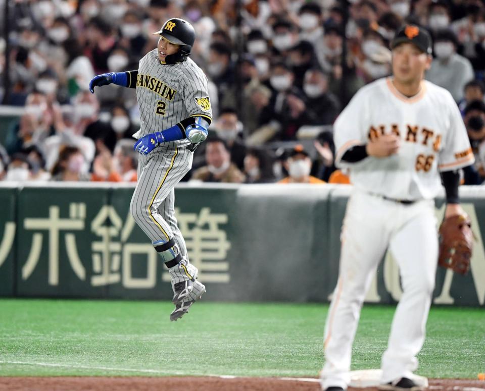 　２回、梅野は併殺に倒れる（撮影・山口登）