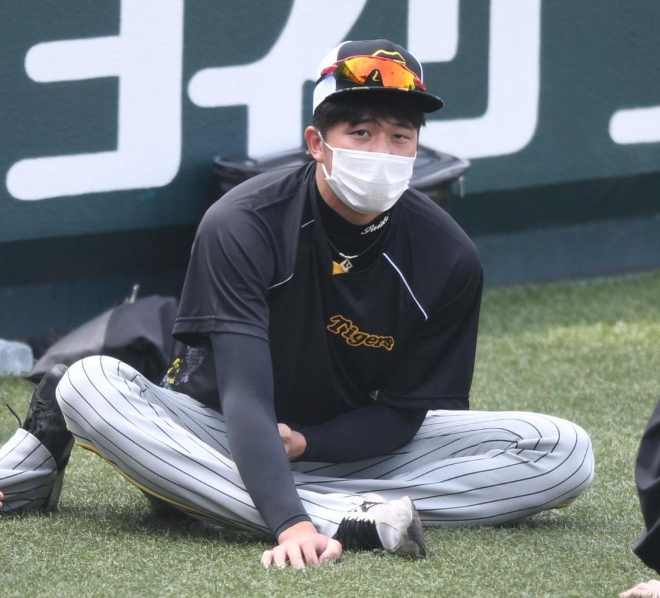 　アップする才木（撮影・石井剣太郎）