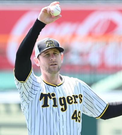 　キャッチボールで調整するガンケル（撮影・飯室逸平）