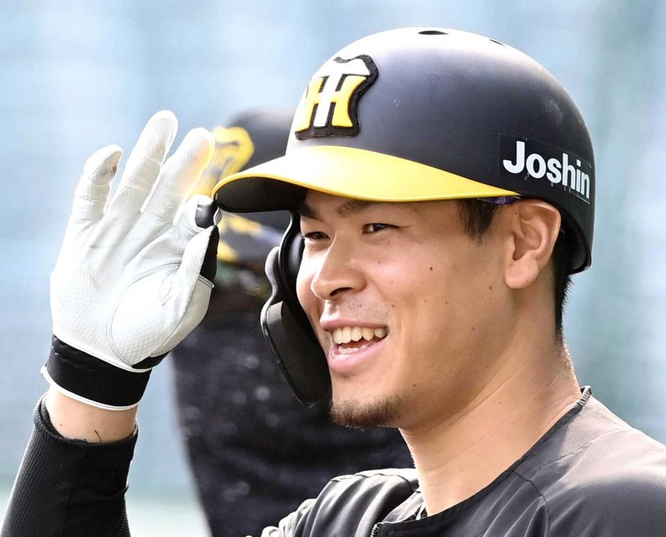 　久々に満員となる甲子園のスタンドに佐藤輝の本塁打が突き刺さるか！