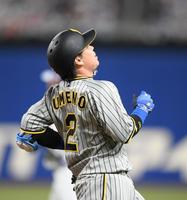 ２回、梅野は併殺に倒れる（撮影・山口登）