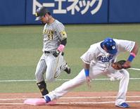 ３回、中野は三ツ俣の悪送球で出塁し先制する（撮影・田中太一）