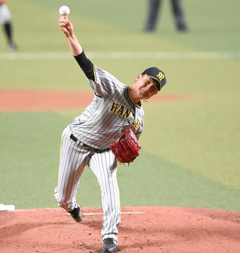 　力投する先発の西純（撮影・飯室逸平）