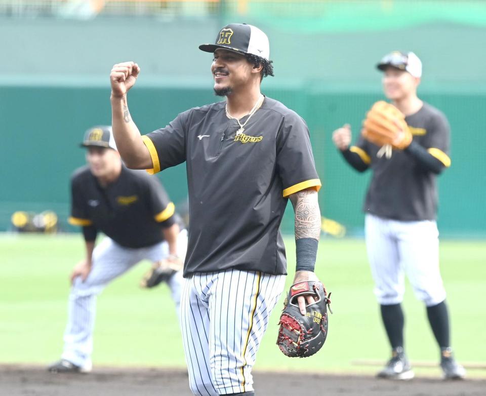 　１軍に合流し、練習に汗を流すマルテ（撮影・飯室逸平）