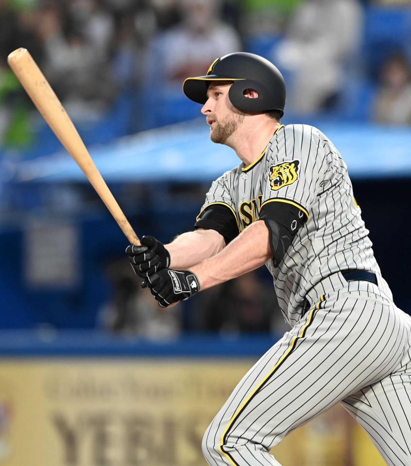 　３回、左前打を放つガンケル