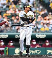 　１回、四球を選ぶマルテ（撮影・飯室逸平）