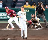 　３回、西純は浅村に同点適時打を許す（撮影・山口登）