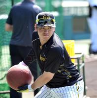 　トレーニングする梅野（撮影・山口登）