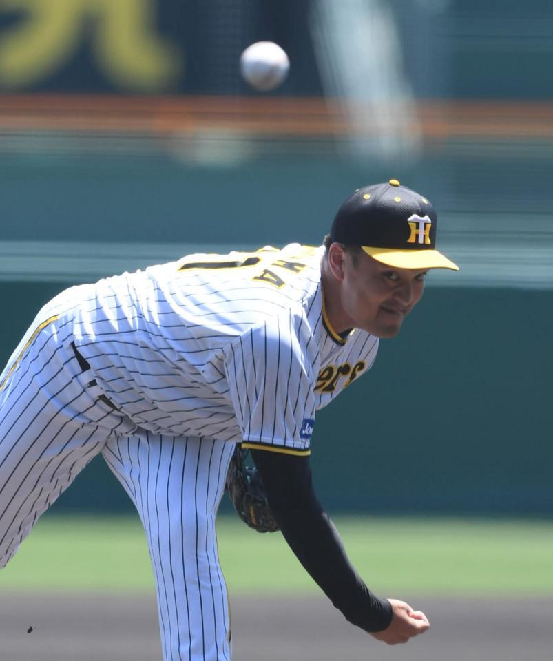 　先発し力投する秋山（撮影・山口登）