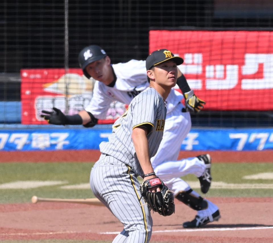 　２回、高部に先制の適時左前打を打たれた伊藤将（撮影・堀内翔）