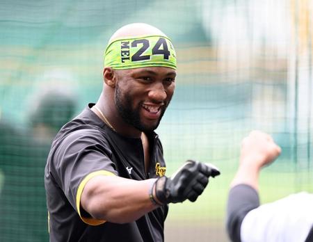 　１軍に合流したロハス（撮影・山口登）