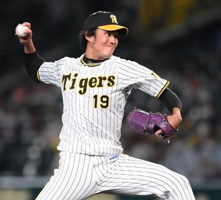 　９回、力強いボールを投げ込む藤浪（撮影・田中太一）