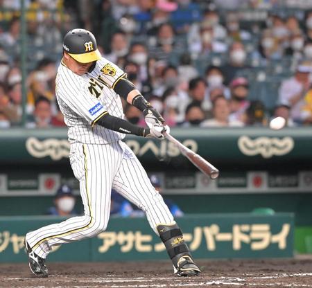 ３回、３ランを放つ大山（撮影・高部洋祐）